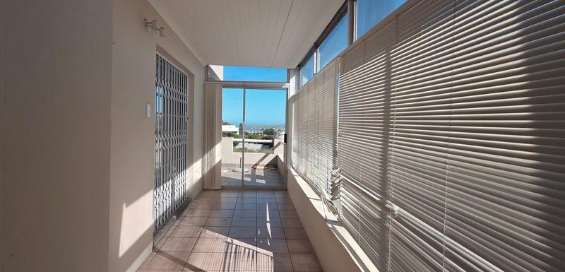 8 Bedroom Property for Sale in Middedorp Western Cape